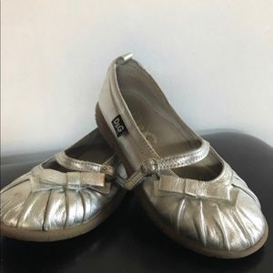 D&G Junior Authentic Vintage Girls Silver Leather …